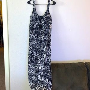 Women’s maxi dress size 16w, snow leopard